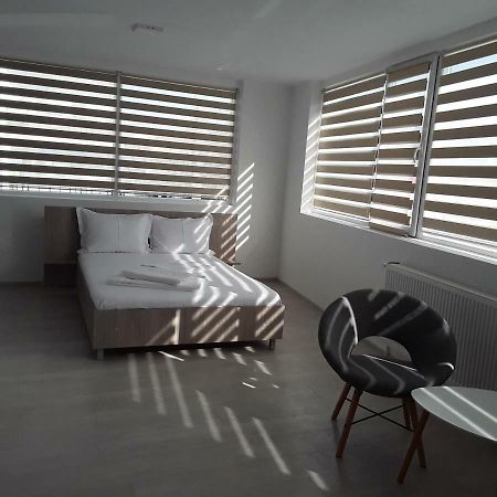 Camere De Inchiriat Central La Calciu Mahmudia Eksteriør bilde