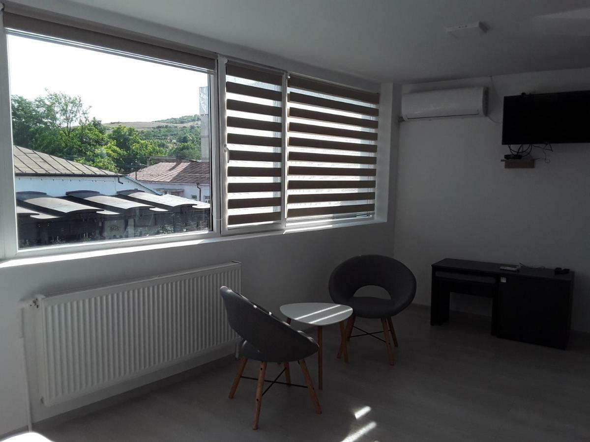Camere De Inchiriat Central La Calciu Mahmudia Eksteriør bilde