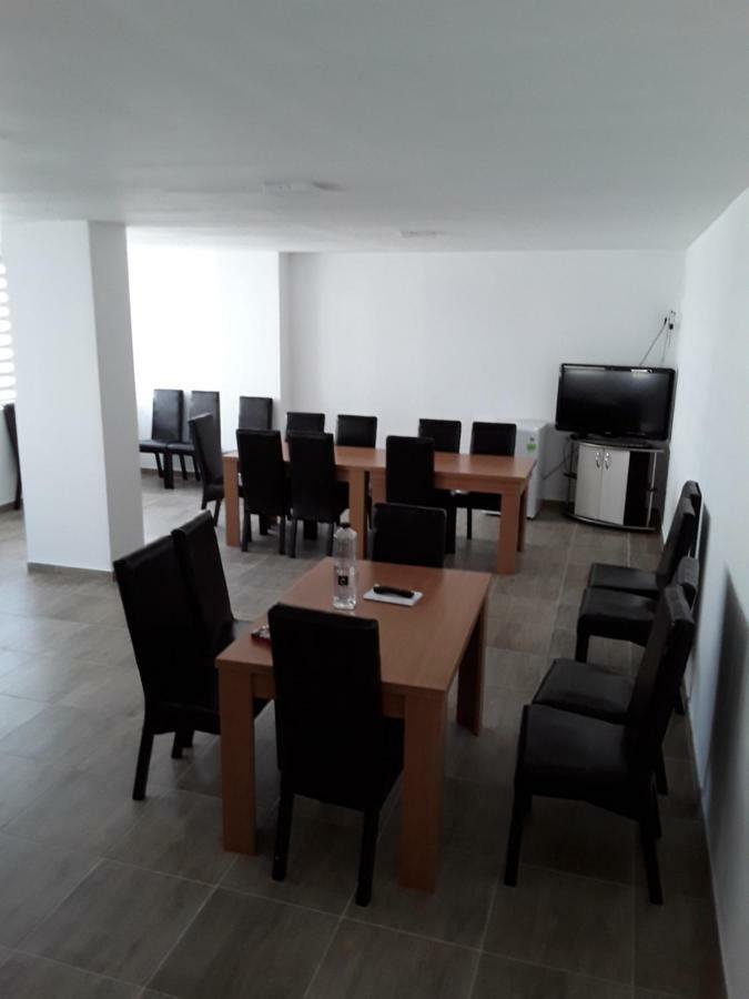 Camere De Inchiriat Central La Calciu Mahmudia Eksteriør bilde
